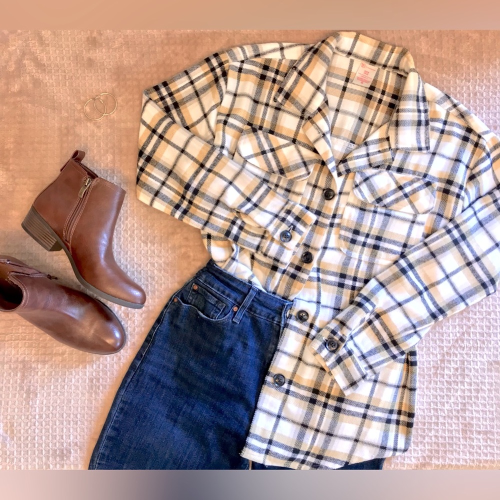 NO BOUNDARIES-Fall Plaid Button Down Sweater/Jacket